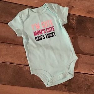 Carter’s “I'm Cute Mom's Cute Dad's Lucky,” Onesie 💕 NWOT